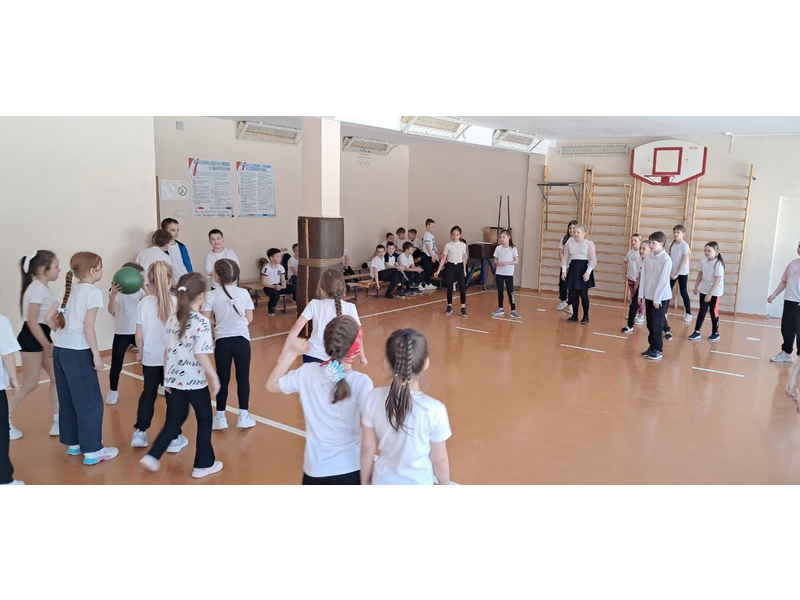 &amp;quot;Перестрелка&amp;quot;  в 1 &amp;quot;А&amp;quot; и 3 &amp;quot;Б&amp;quot;!.