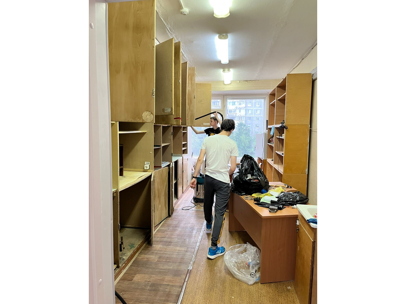 Трудовая бригада в действии.